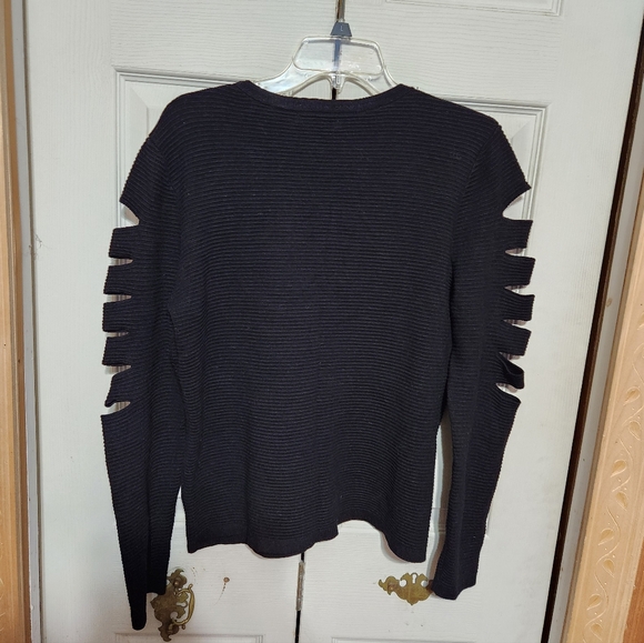 J Lo Black Sweater with Cut-Out Sleeves - Picture 9 of 10
